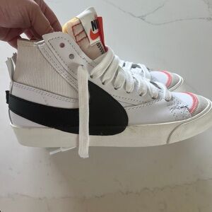 NWOT Nike Blazer 77 Mid Jumbo Never worn men’s 10.5